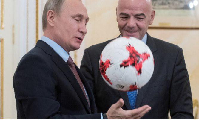 Путин получил подарок от президента ФИФА