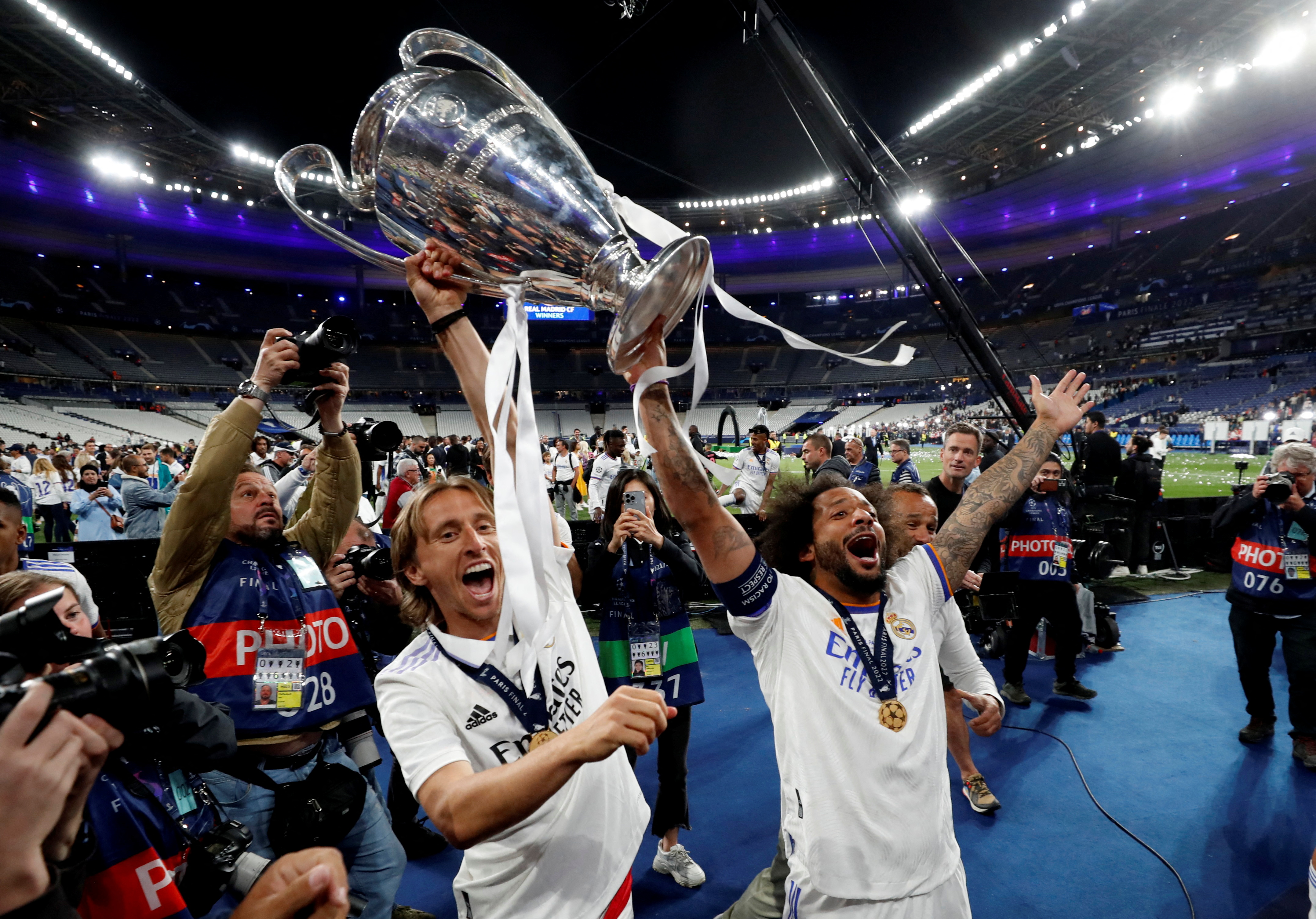 Champions league matches. Реал Мадрид победа в Лиге чемпионов 2022. Реал Мадрид чемпион 2022. Реал Мадрид лига чемпионов 2022. Финал Лиги чемпионов УЕФА 2022 Реал Ливерпуль.