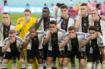 Трения в сборной Германии: игроки не были едины перед акцией с закрытыми ртами
