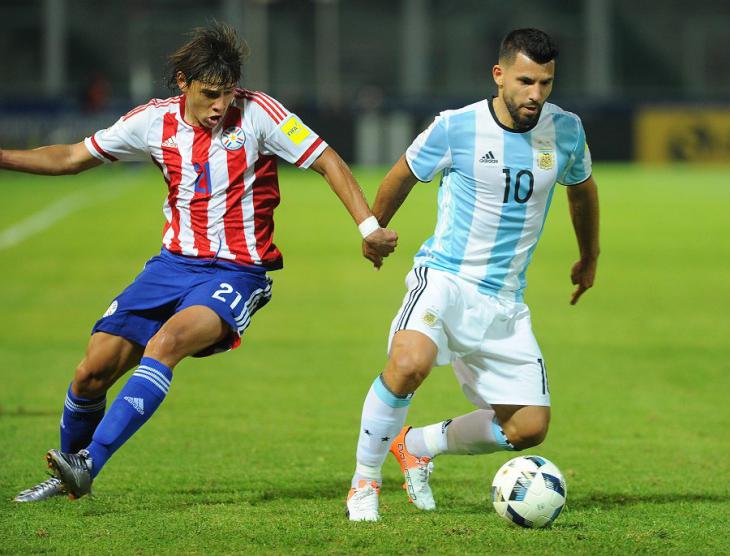 Аргентина проигрывает Парагваю, Агуэро не забивает пенальти 