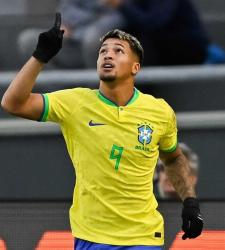 Бразильская звезда выбирает топ-клуб в Европе